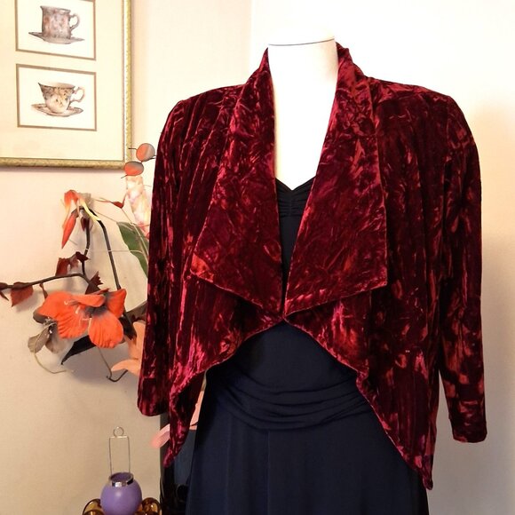 NWOT JOLIBEL Woman's Elegant Shrugs Wine Red Burgundy ¾ Sleeves Cropped Top 8 - Picture 4 of 9